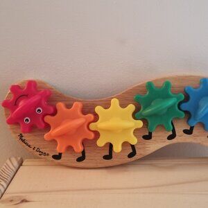 Melissa & Doug rainbow gear Caterpillar Montessori toy